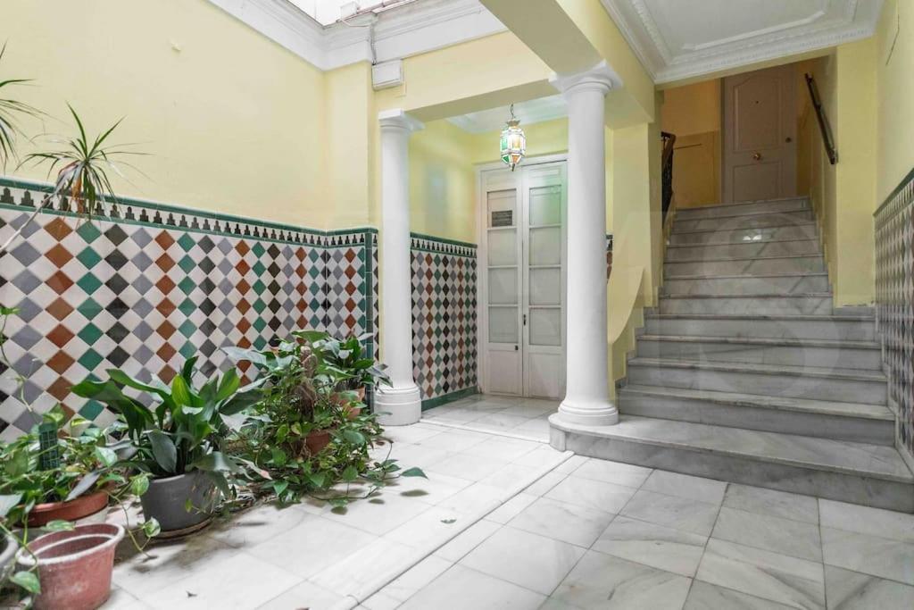 Apartament Charming With Private Patio By Rems
