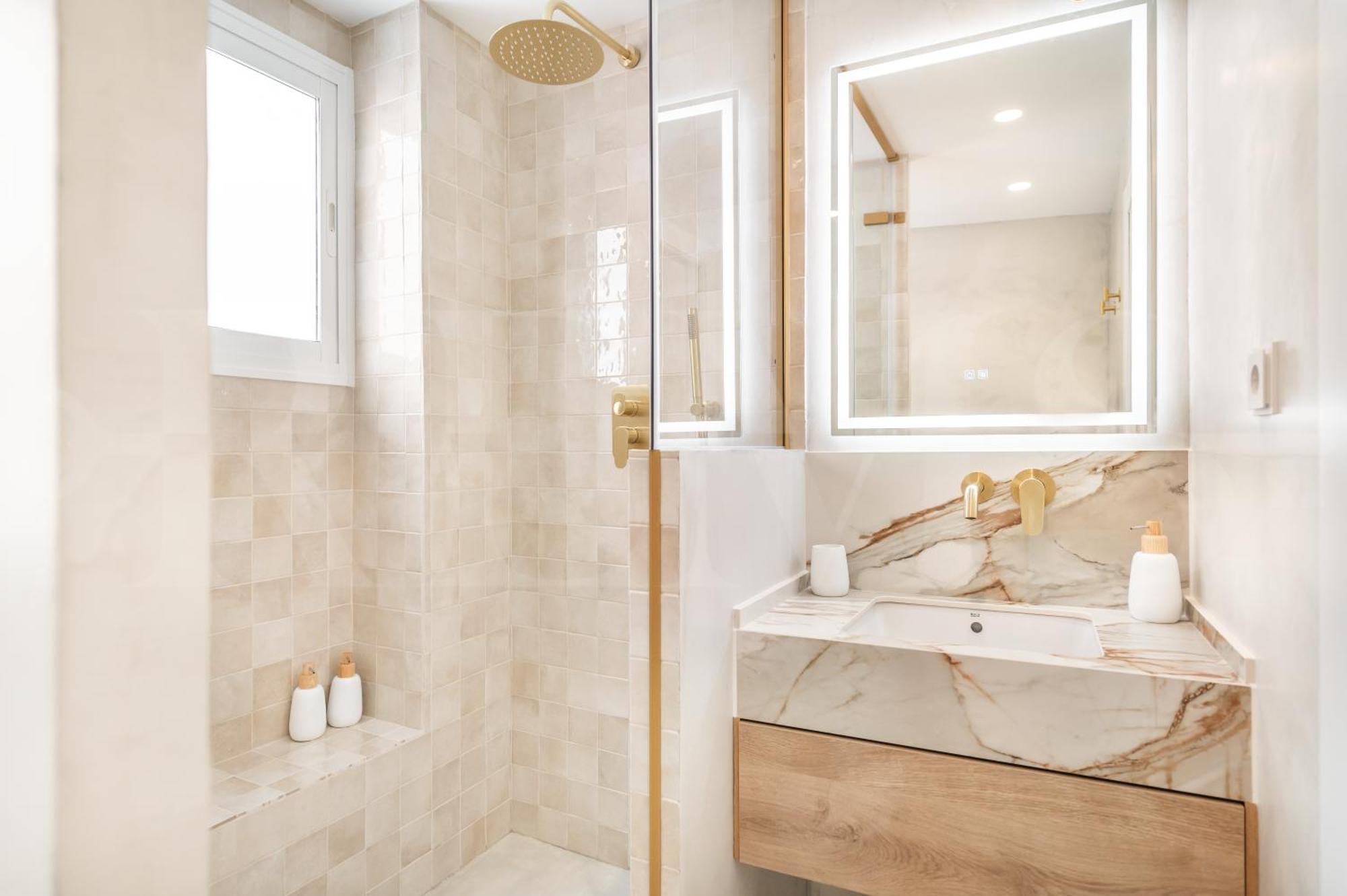 Charming With Private Patio By Rems Apartament Malaga