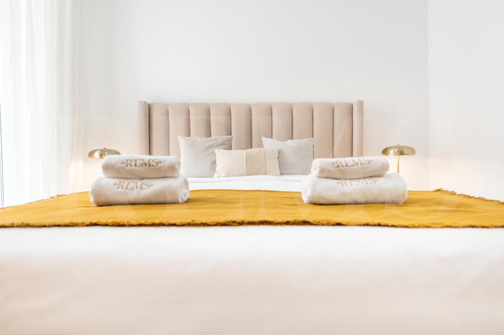 Charming With Private Patio By Rems Apartament